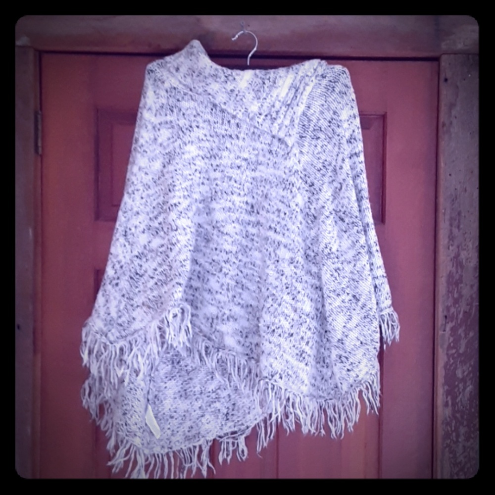 Kensie poncho